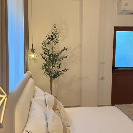 Zisi - Private En-suite *