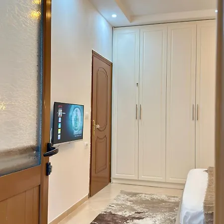 Zisi - Private En-suite Bed & Breakfast *