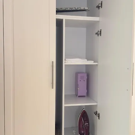 Zisi - Private En-suite B&B Gjirokastër